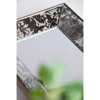 Specchio da parete rettangolare argento, cornice con accenti floreali, 1 pezzo
