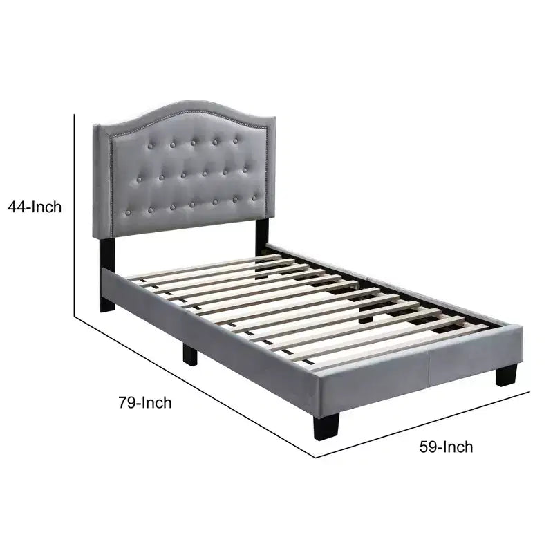 Letto con piattaforma intera in velluto grigio, testiera a gobba di cammello trapuntata con bottoni, 1-2 persone