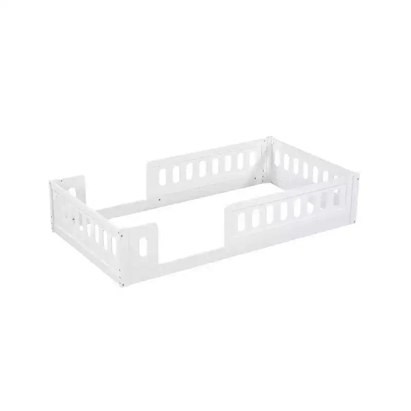 Letto a piattaforma basso per bambini gemello e matrimoniale naturale/bianco con recinzione semi-chiusa