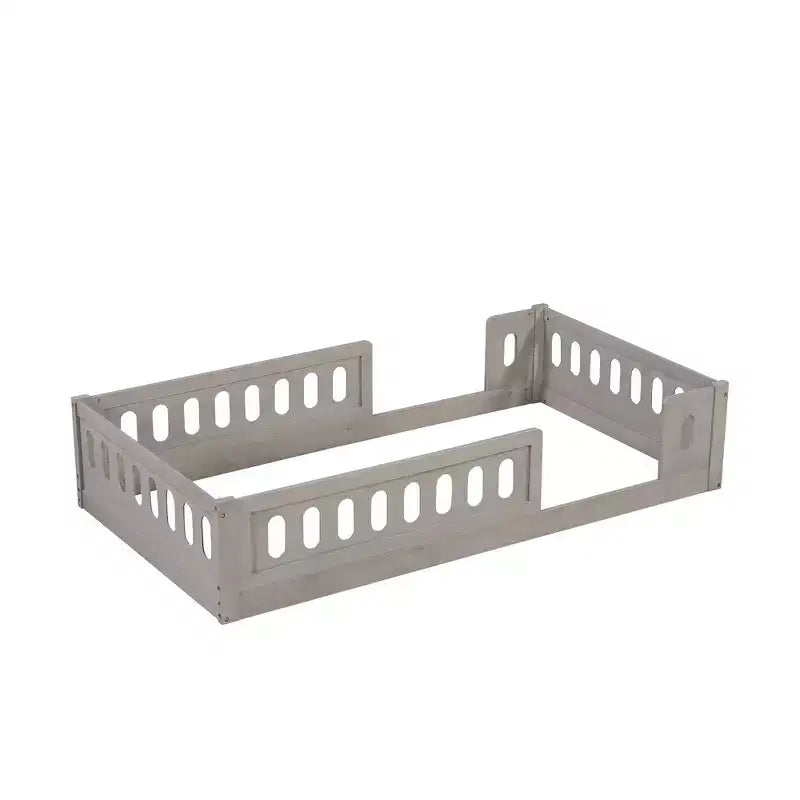 Letto a piattaforma basso per bambini gemello e matrimoniale naturale/bianco con recinzione semi-chiusa