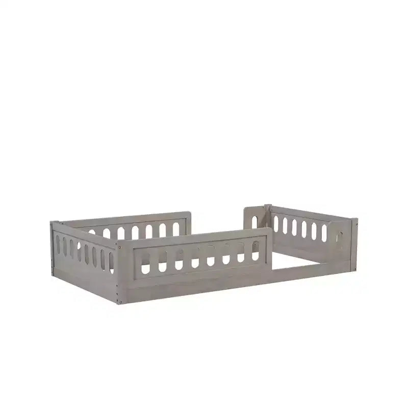 Letto a piattaforma basso per bambini gemello e matrimoniale naturale/bianco con recinzione semi-chiusa